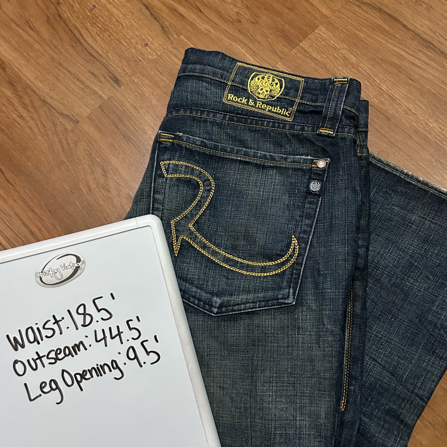 (38) Vintage Rock & Republic Henlee Dark Wash Yellow Stitching Jeans