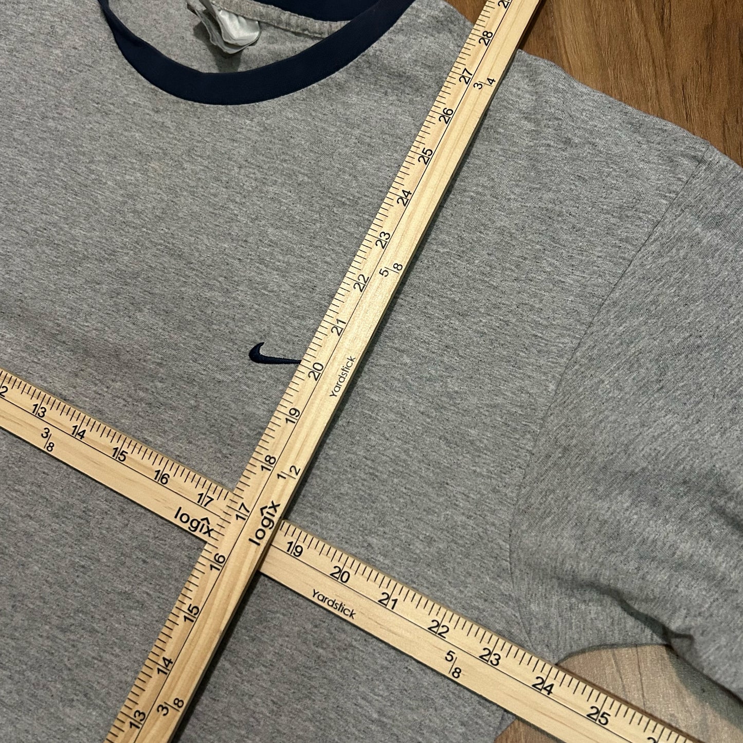 (XL) Vintage 2000s Nike Small Logo Check Grey Ringer T-Shirt
