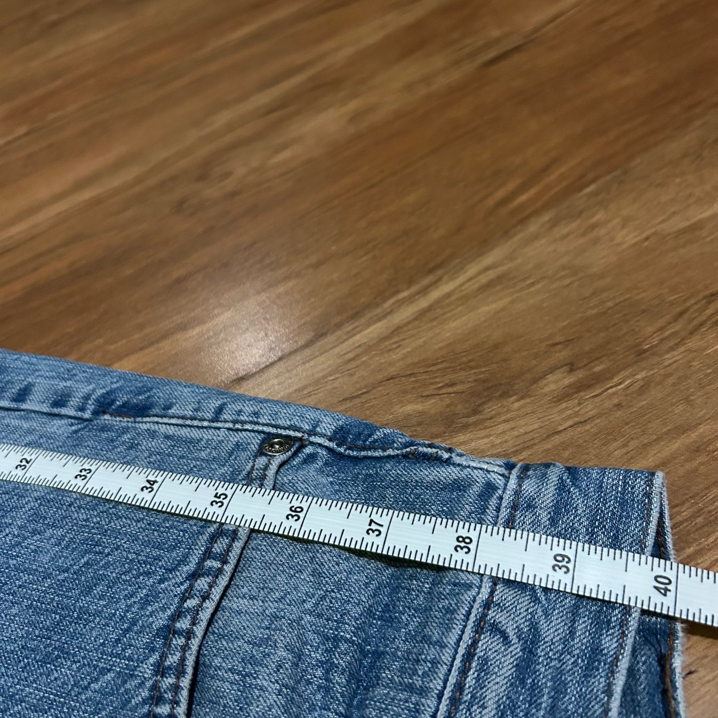 (36) Vintage Harley Davidson Light Wash Loose Denim Jeans