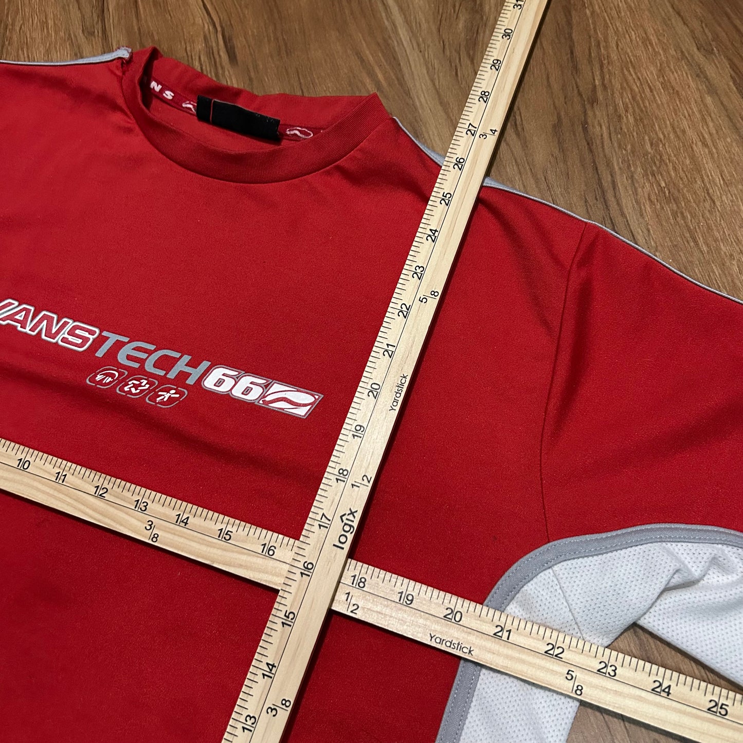 (L) Vintage Y2K Vans Tech 66 Red Skater T-Shirt