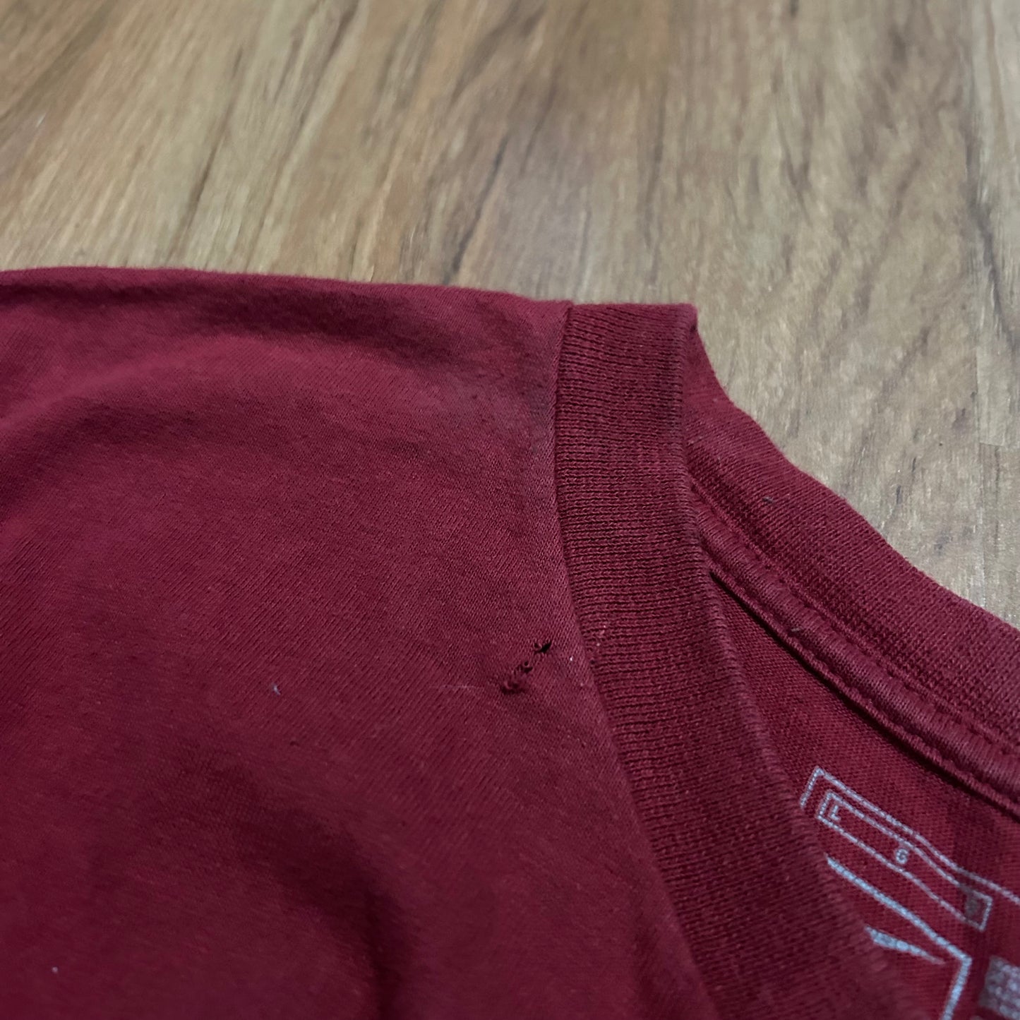 (L) Vintage Y2K Nike USC Trojans Football Helmet Red T-Shirt