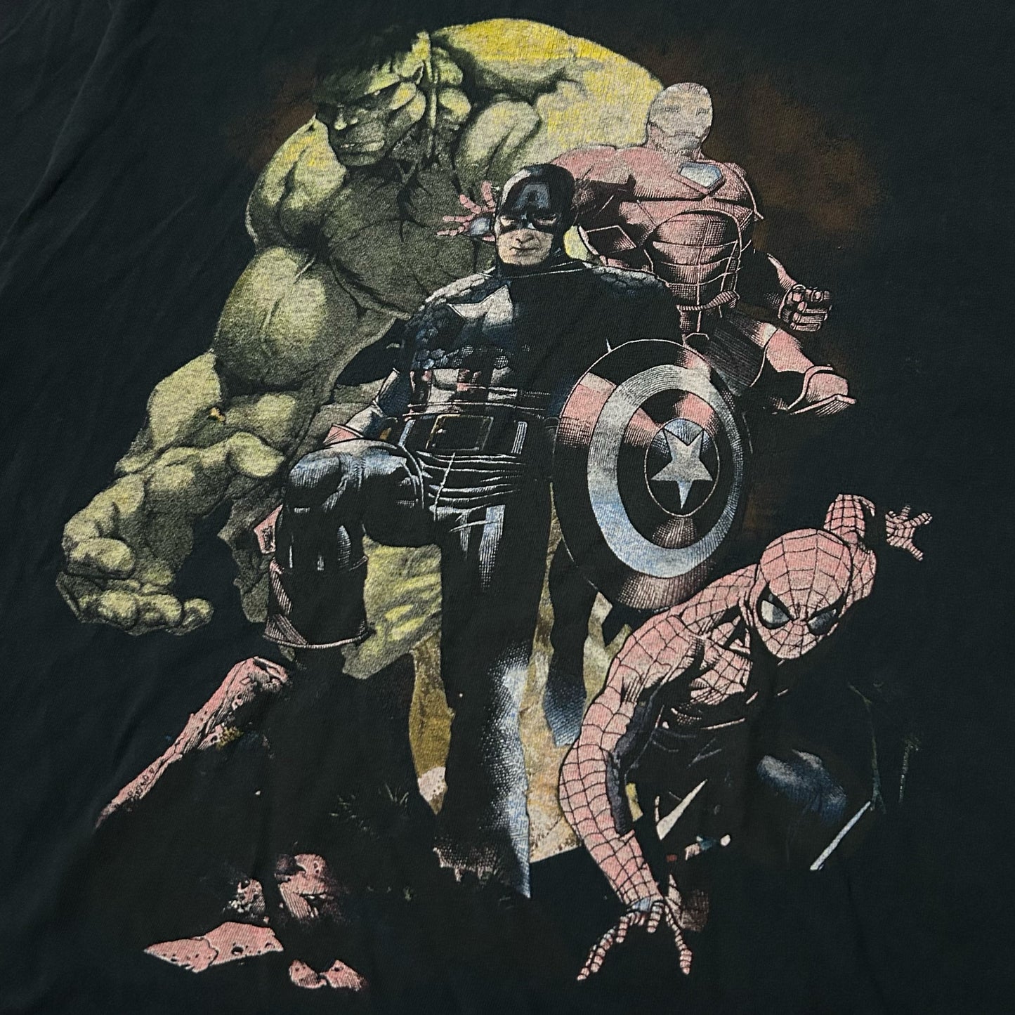 (L) Marvel Comics Avengers Black Shirt