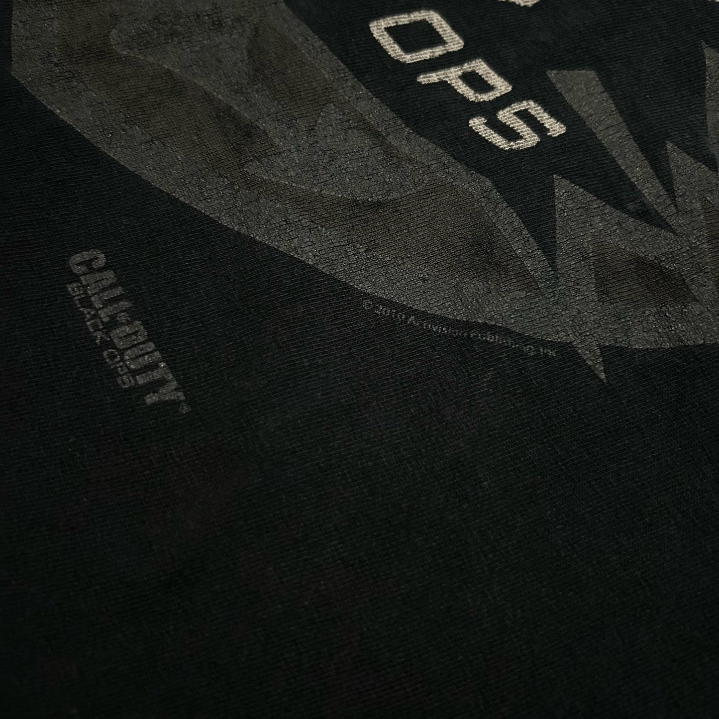 (S) 2010 Call of Duty Black Ops Promo Shirt