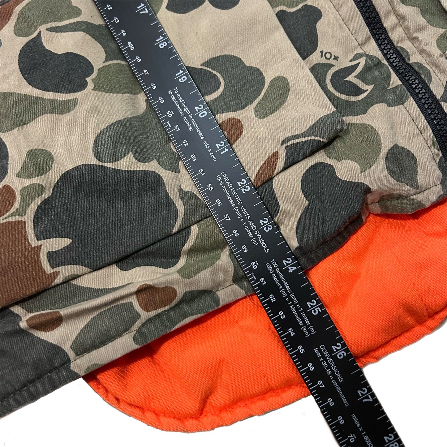 (L) Vintage Walls 10X Camo Hunting Puffer Insukated Vest