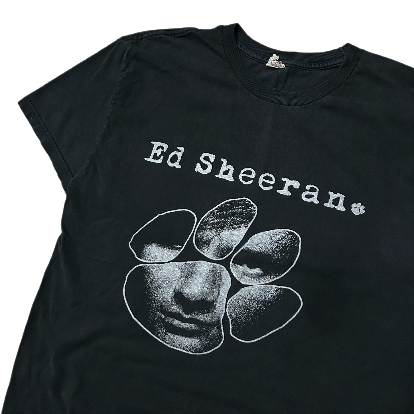 (M) Y2K Ed Sheeran Paw Face Concert Shirt
