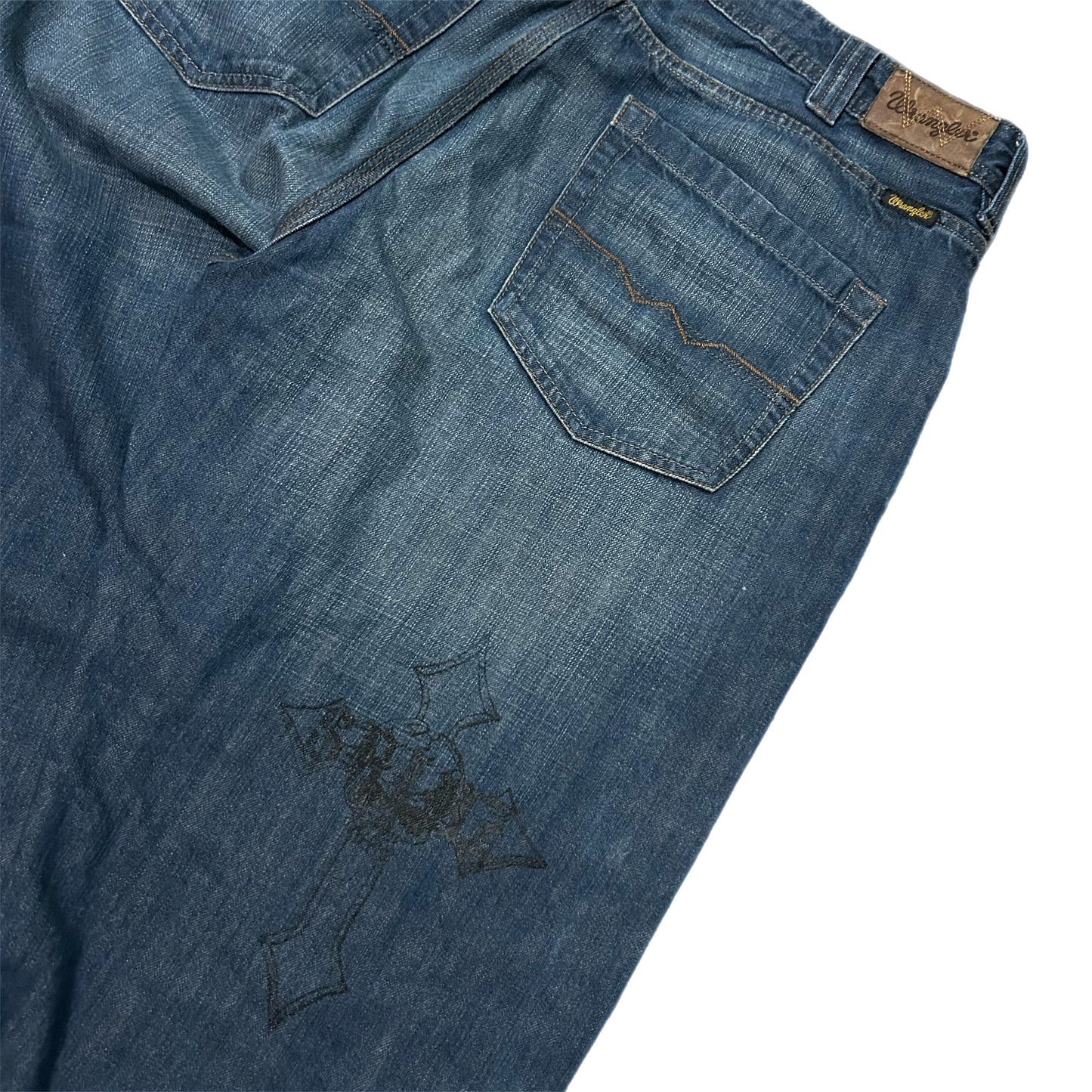 (38) Y2K Wrangler Dark Wash Straight Loose Fit Denim
