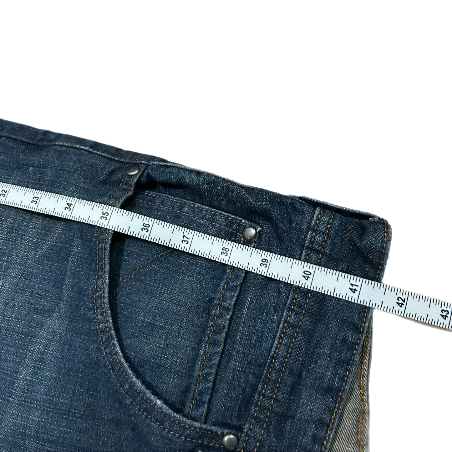 (38) Y2K Wrangler Dark Wash Straight Loose Fit Denim