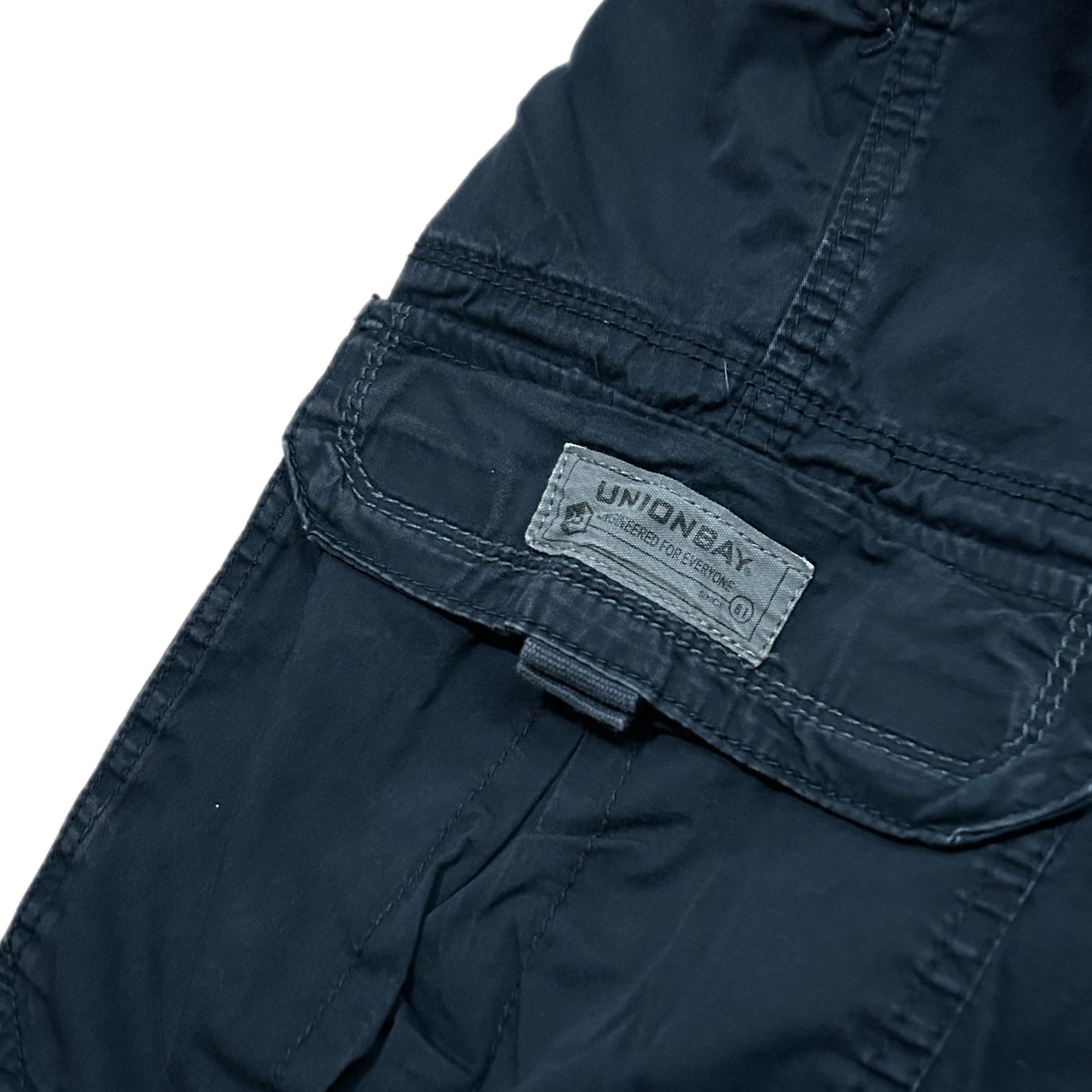 (36) Y2K Union Bay Navy Cargo Shorts
