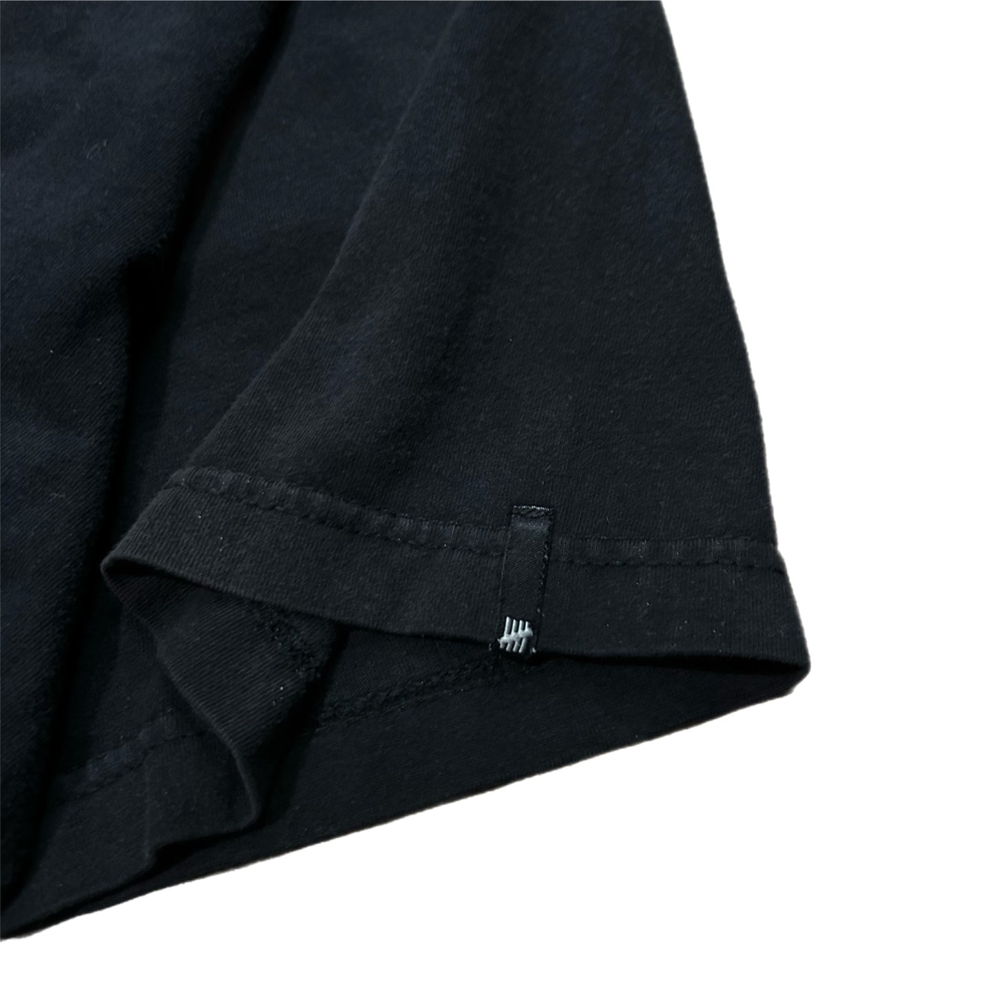 (XL) Undefeated 5 Strike Court Run Black Shirt