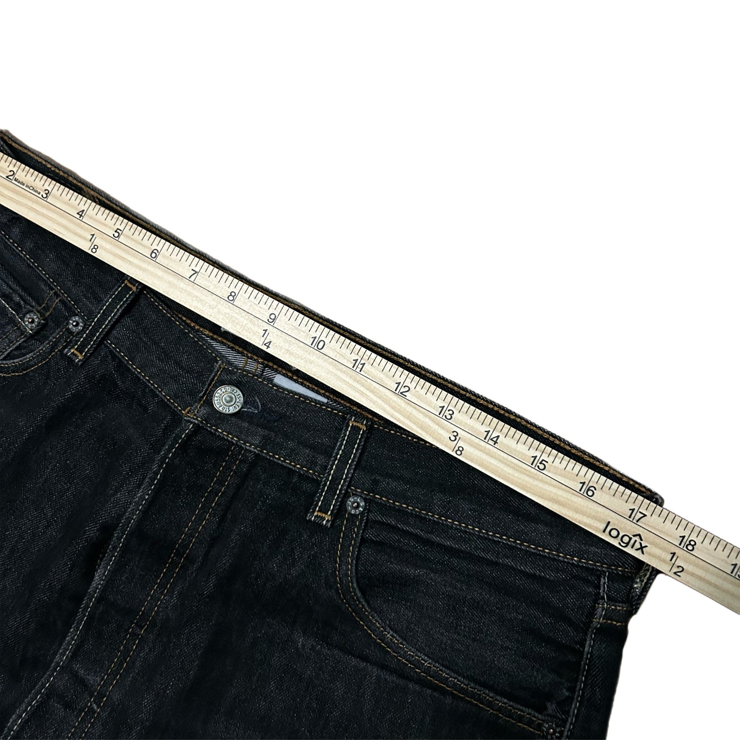 (36) Levi's 501 Dark Wash Relaxed Denim Jeans