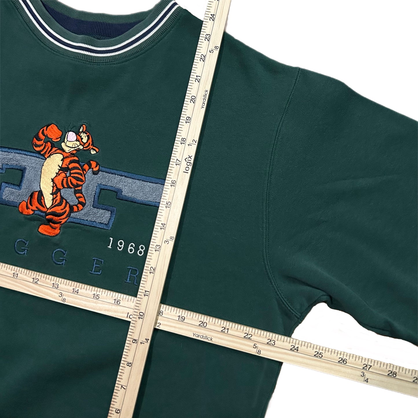 (M) Y2K Disney Tigger Embroidered Green Pullover