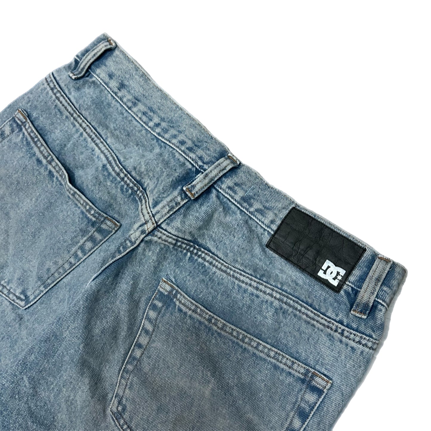 (32) Y2K DC Baggy Light Wash Denim