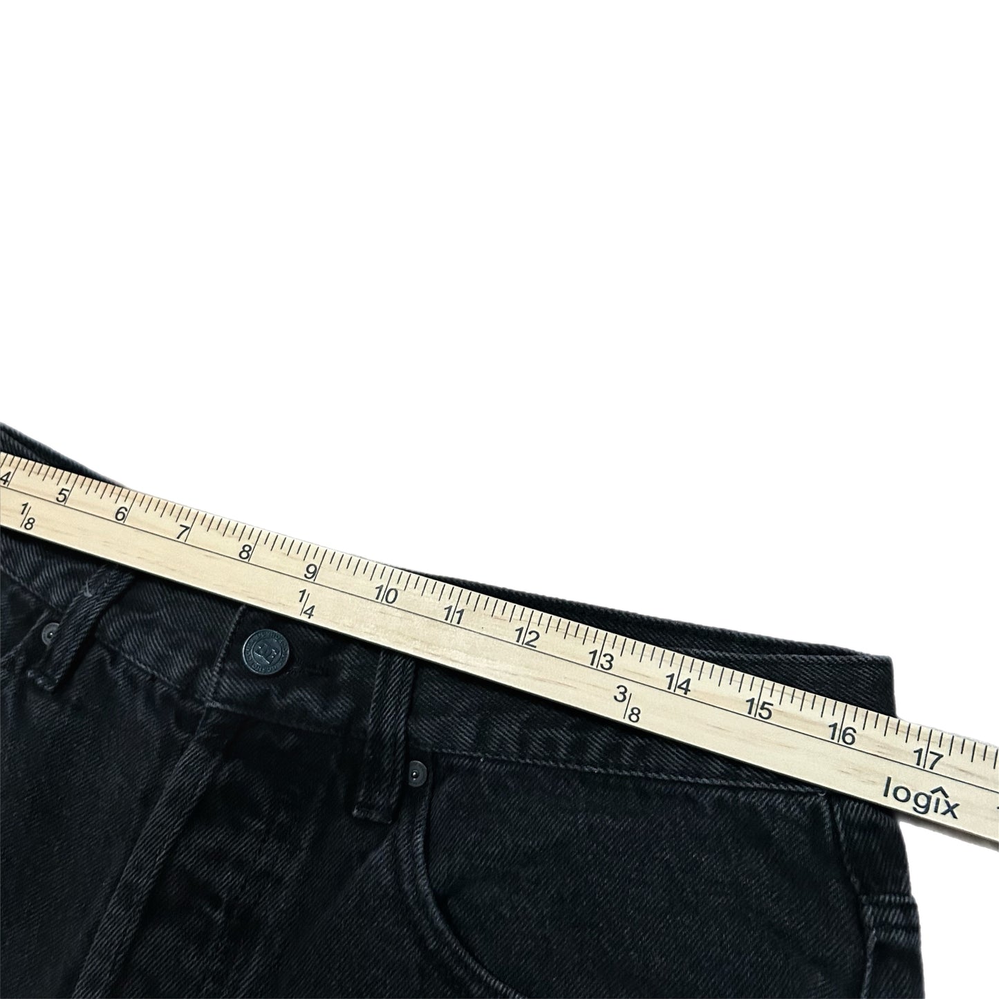 (32) Y2K DC Dark Wash Black Baggy Denim