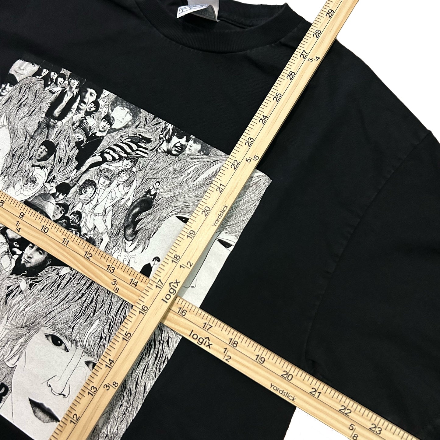 (L) 2002 The Beatles Revolver Black Tee