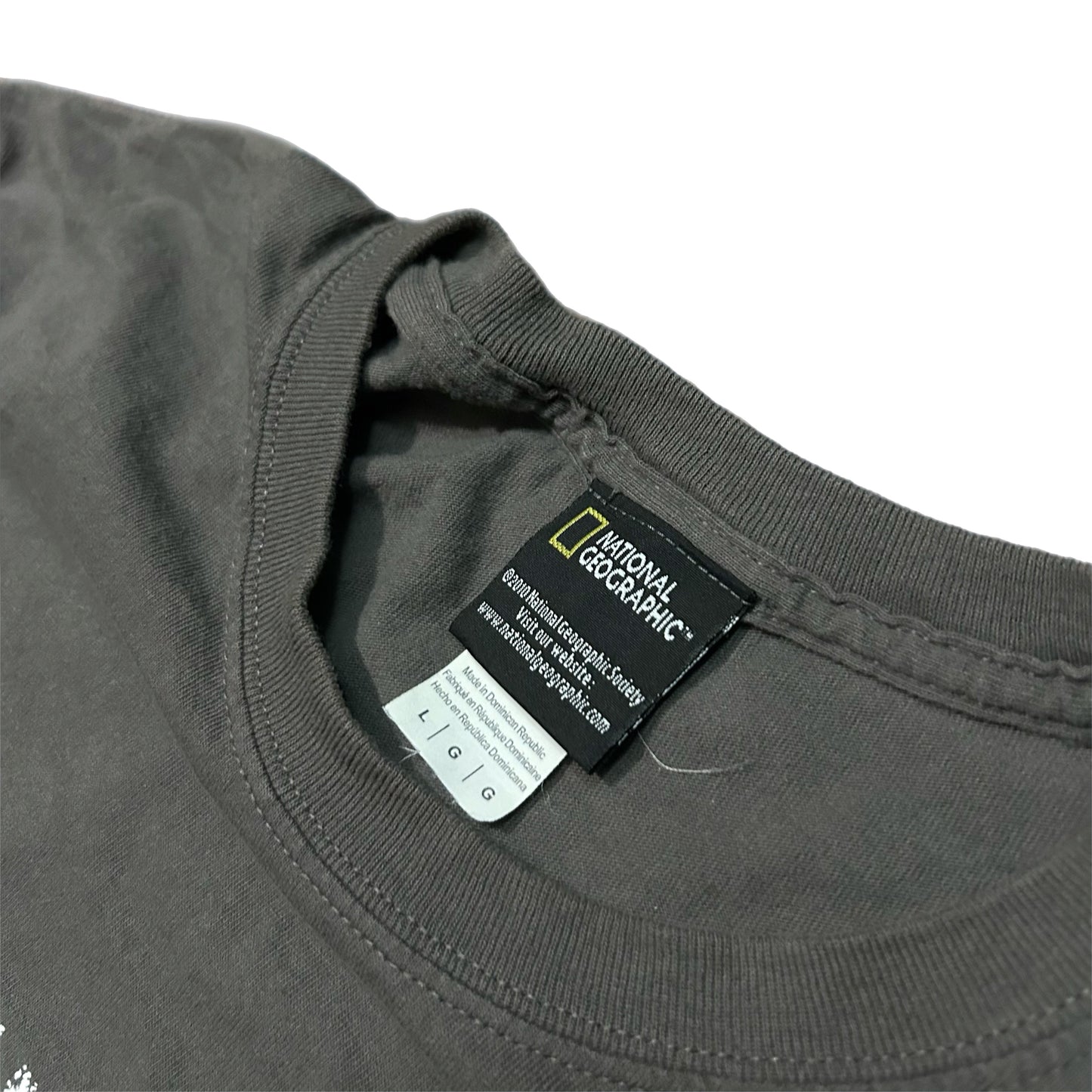 (L) National Geographic 'Your Shot' Grey Shirt