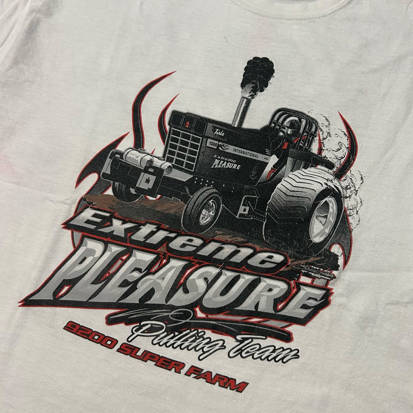 (XXL) 2008 Extreme Pleasure Pulling Team White Tee