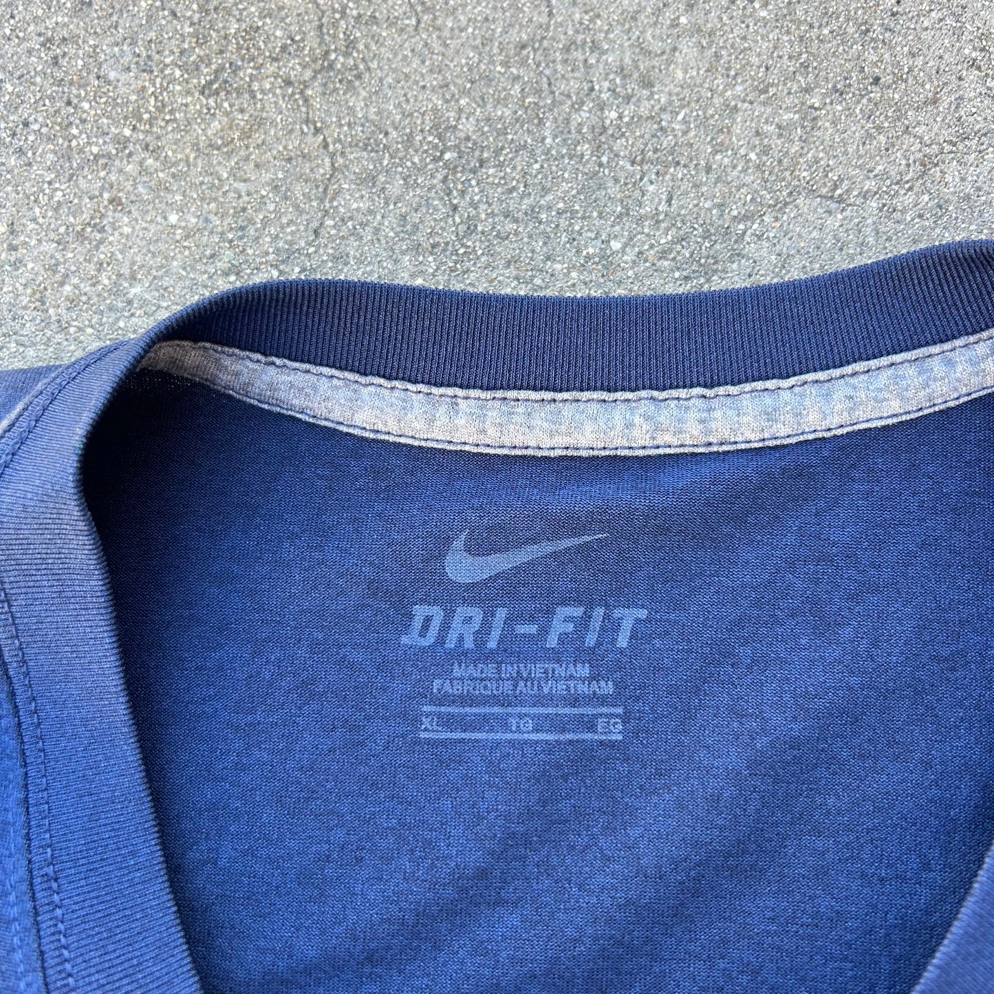 (XL) Nike Center Check Seattle Mariners Shirt