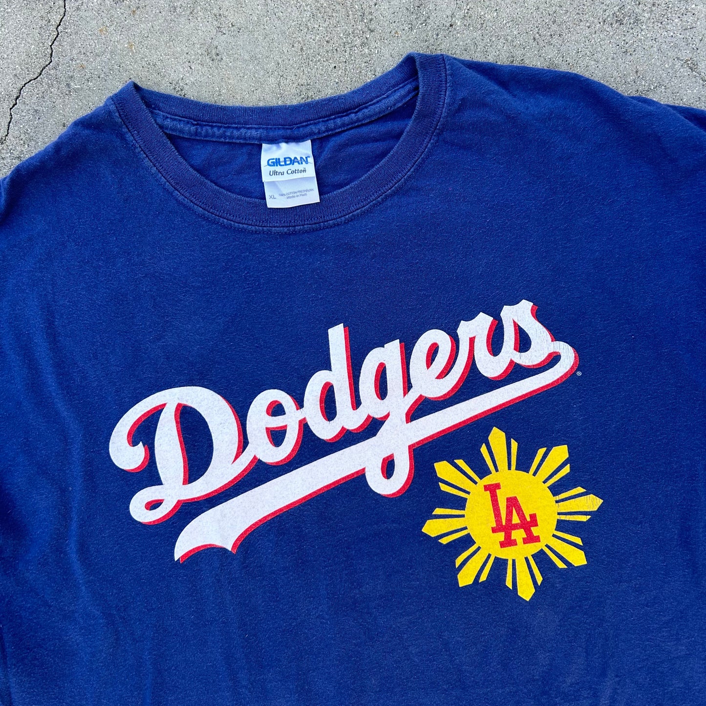(XL) Los Angeles Dodger Filipino Heritage Night Shirt