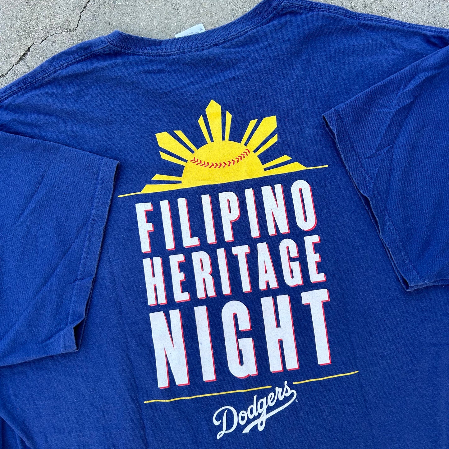 (XL) Los Angeles Dodger Filipino Heritage Night Shirt