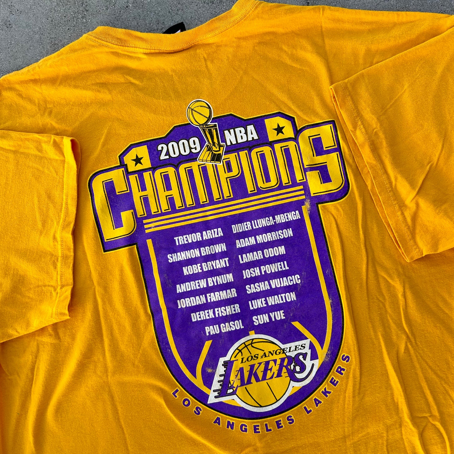 (XXL) 2009 Los Angeles Lakers Champions Redemption Yellow Shirt