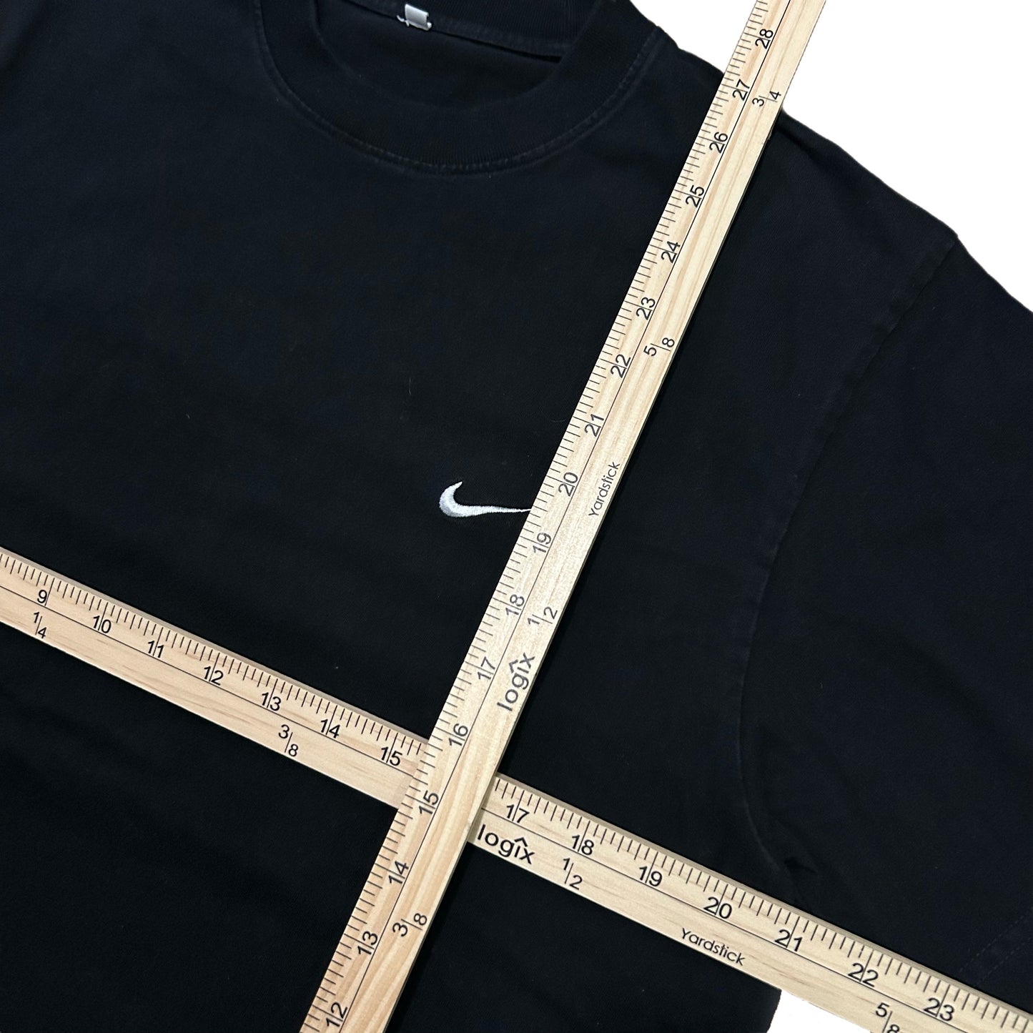 (L) Nike Small Swoosh Black Boot T-Shirt