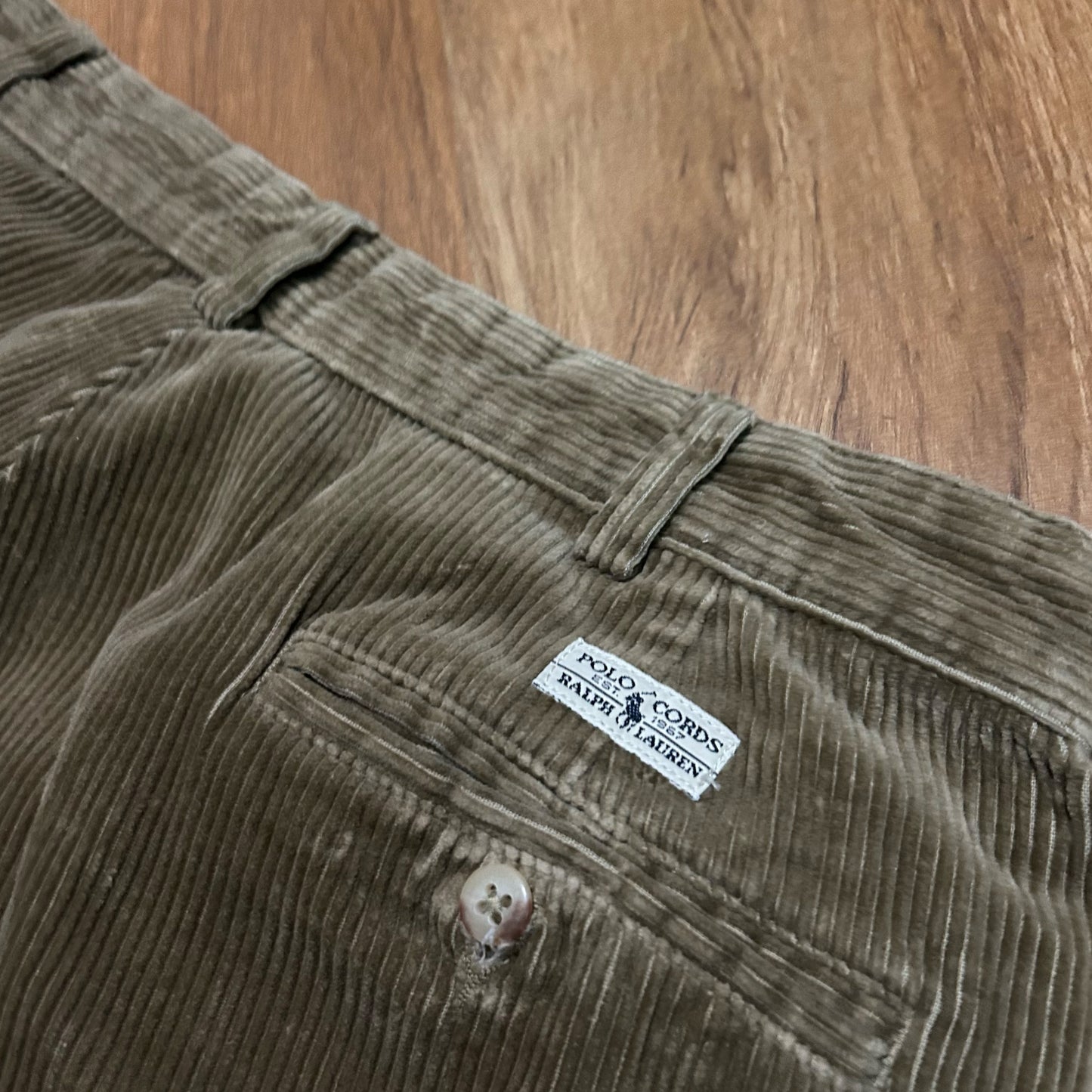 (33) Vintage 90s Polo Ralph Lauren Corduroy Polo Cords Pleaded Brown Trousers