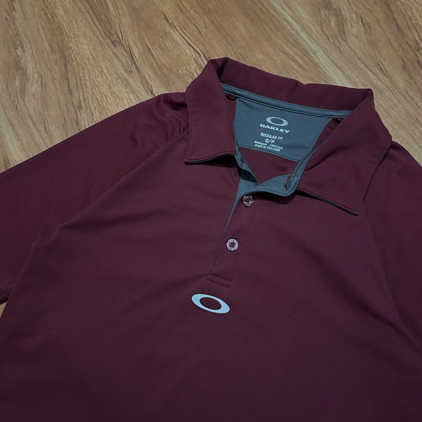 (S) Oakley Center Logo Golf Burgundy Polo Shirt