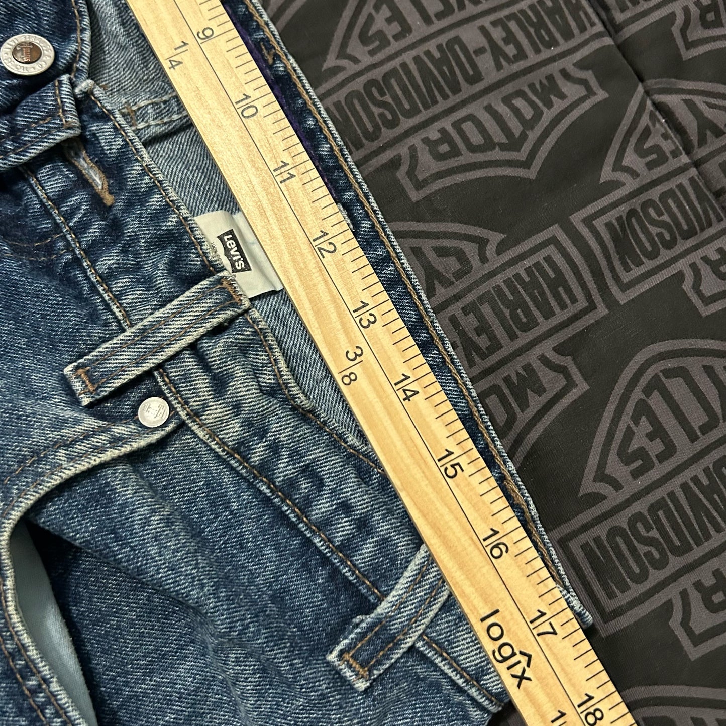 (34) Vintage 90s Levi's SilverTab Made in USA Baggy Denim
