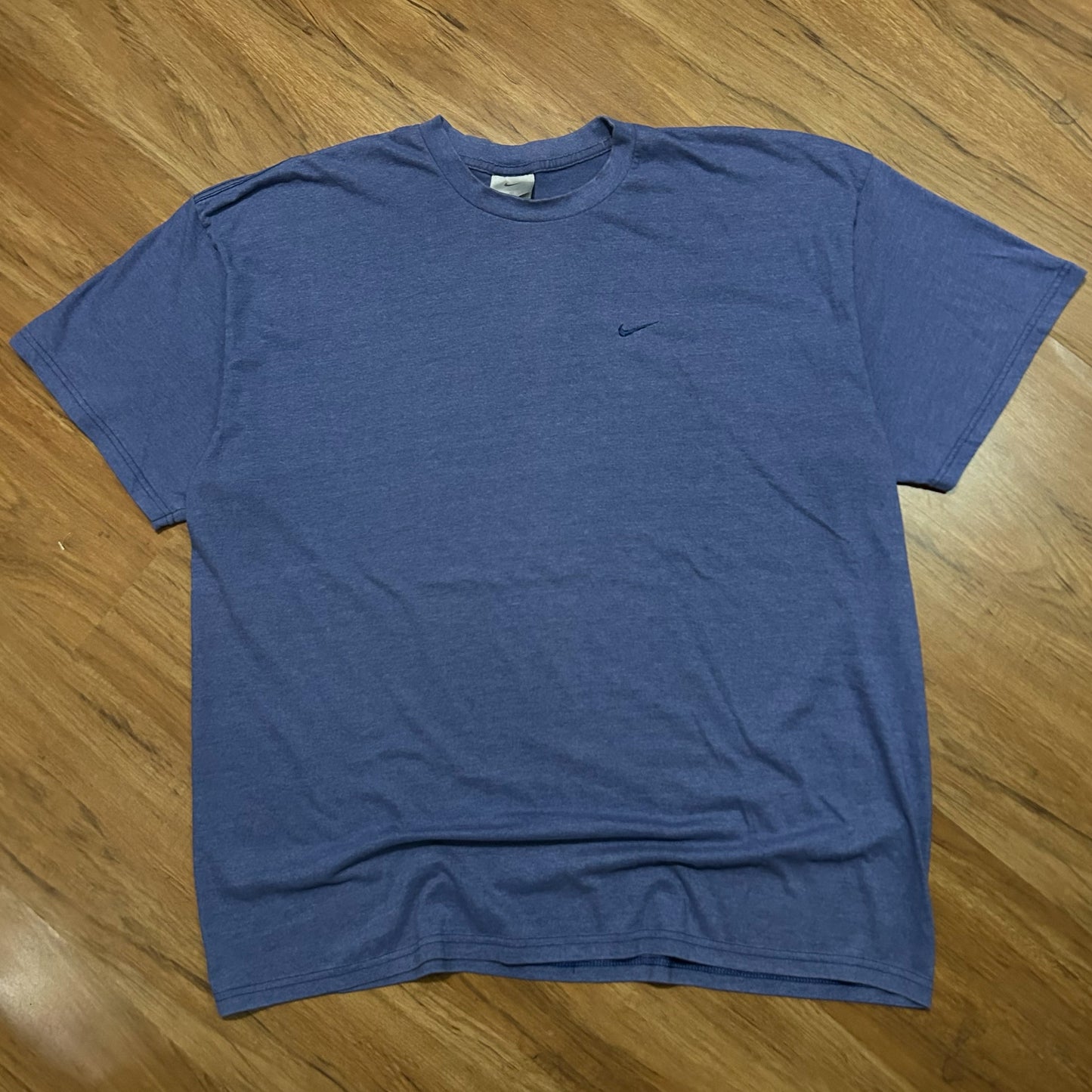 (XXL) Vintage Y2K Nike Mini Embroidered Swoosh Blue T-Shirt