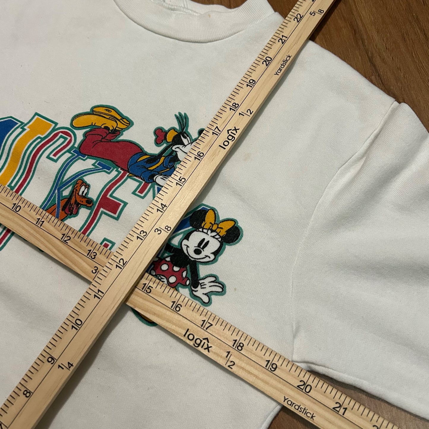 (S) Vintage 90s Mickey & Friends White Pullover Crewneck
