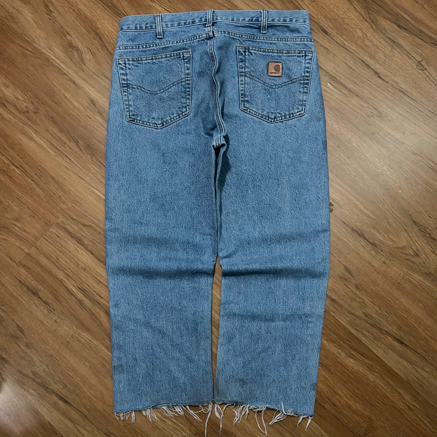 (34) Carhartt Traditional Fit Tapered Denim Jeans