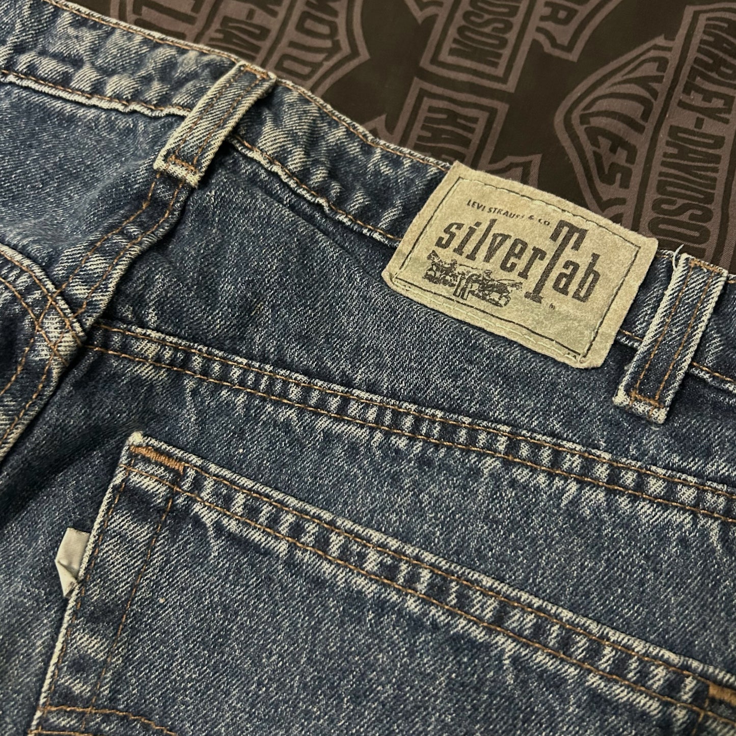 (34) Vintage 90s Levi's SilverTab Made in USA Baggy Denim