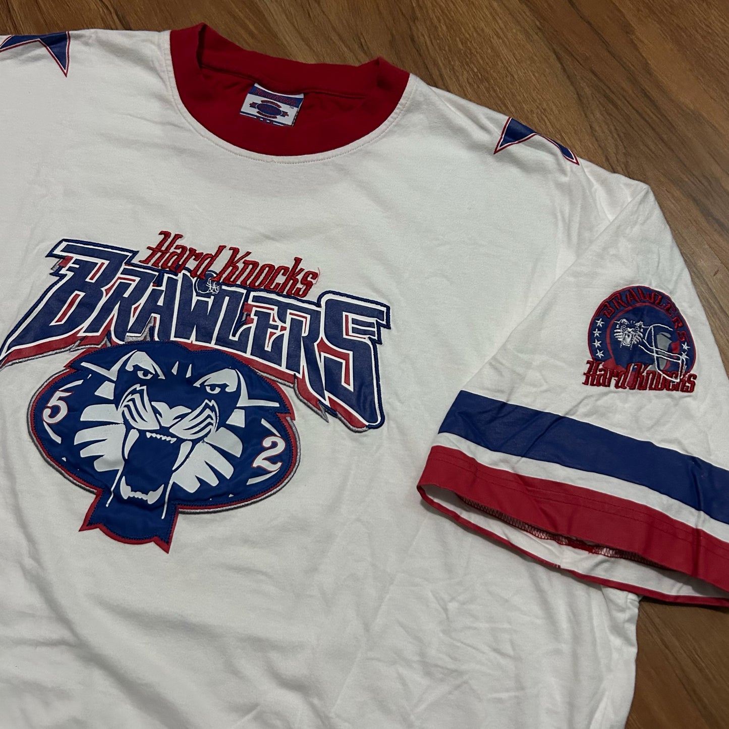 (XXL) Vintage 2000s Hard Knocks Brawlers #52 White Graphic T-Shirt