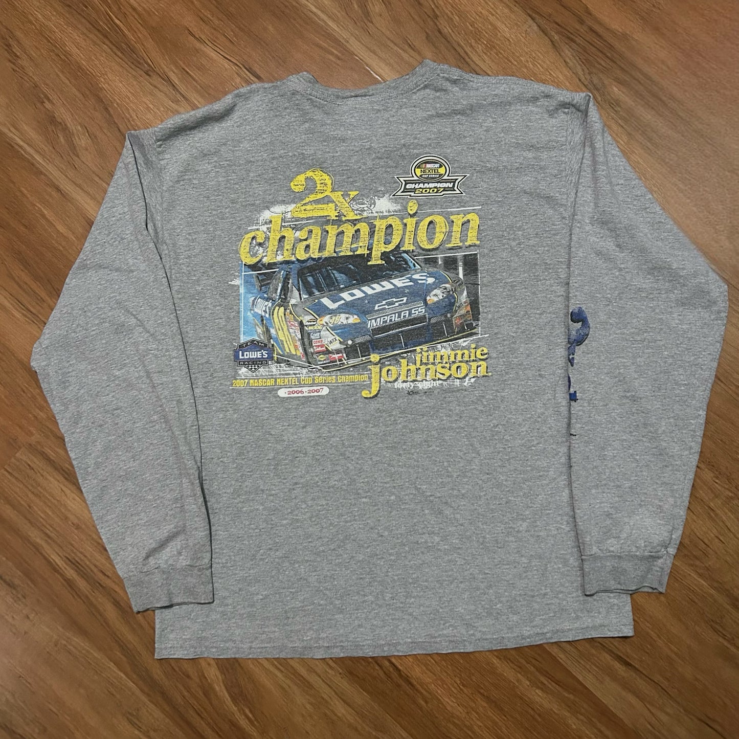 (XL) Y2K Chase Authentics Nascar Jimmie Johnson Grey Graphic Longsleeve Shirt