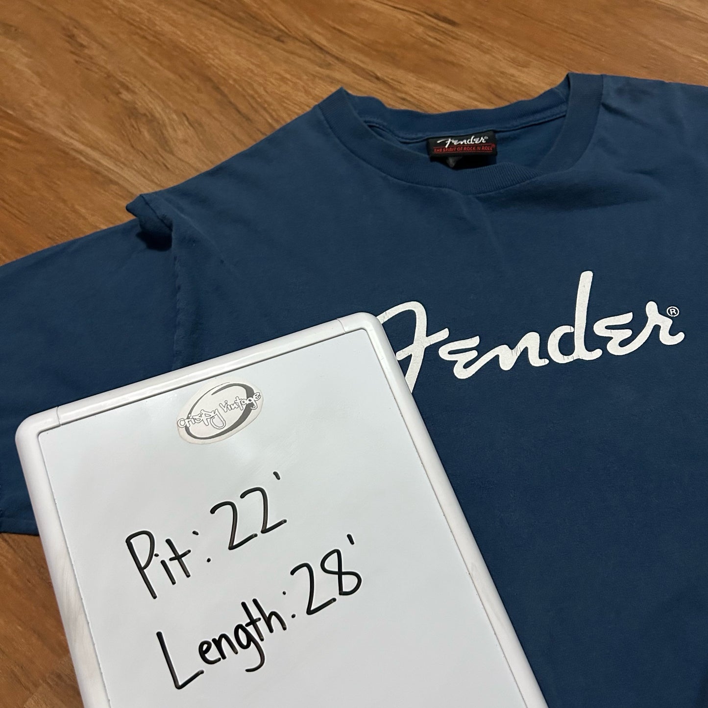 (L) Vintage Y2K Fender Guitars Cursive Logo Blue T-Shirt