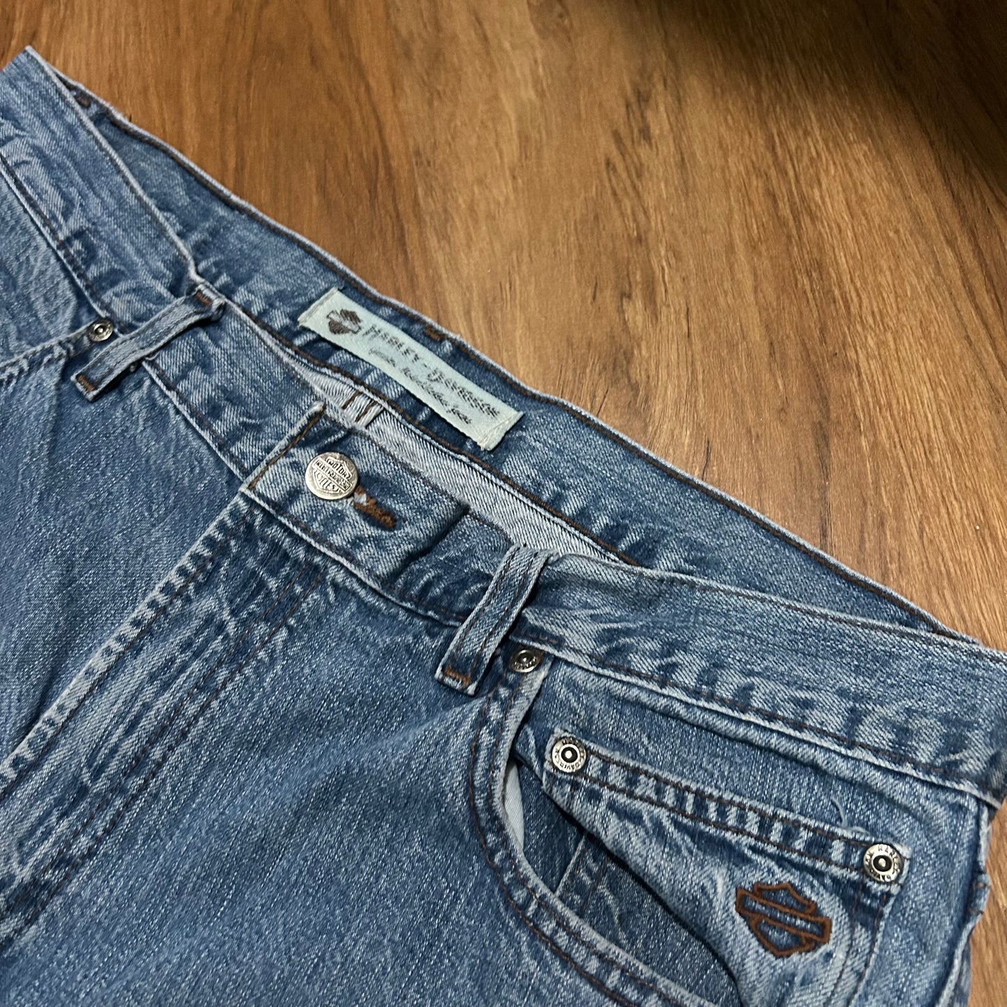 (36) Vintage Harley Davidson Light Wash Loose Denim Jeans