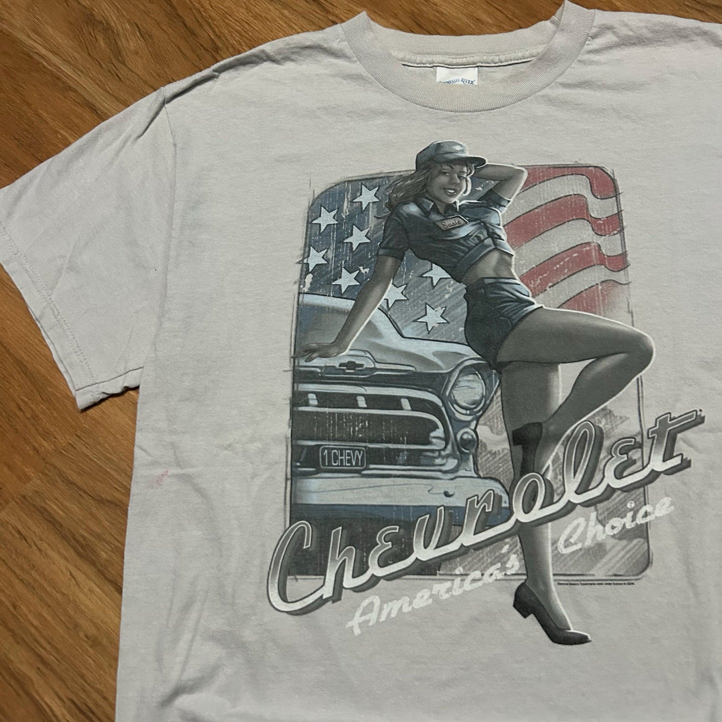 (L) Vintage Chevrolet America's Choice Pin Girl Graphic T-Shirt