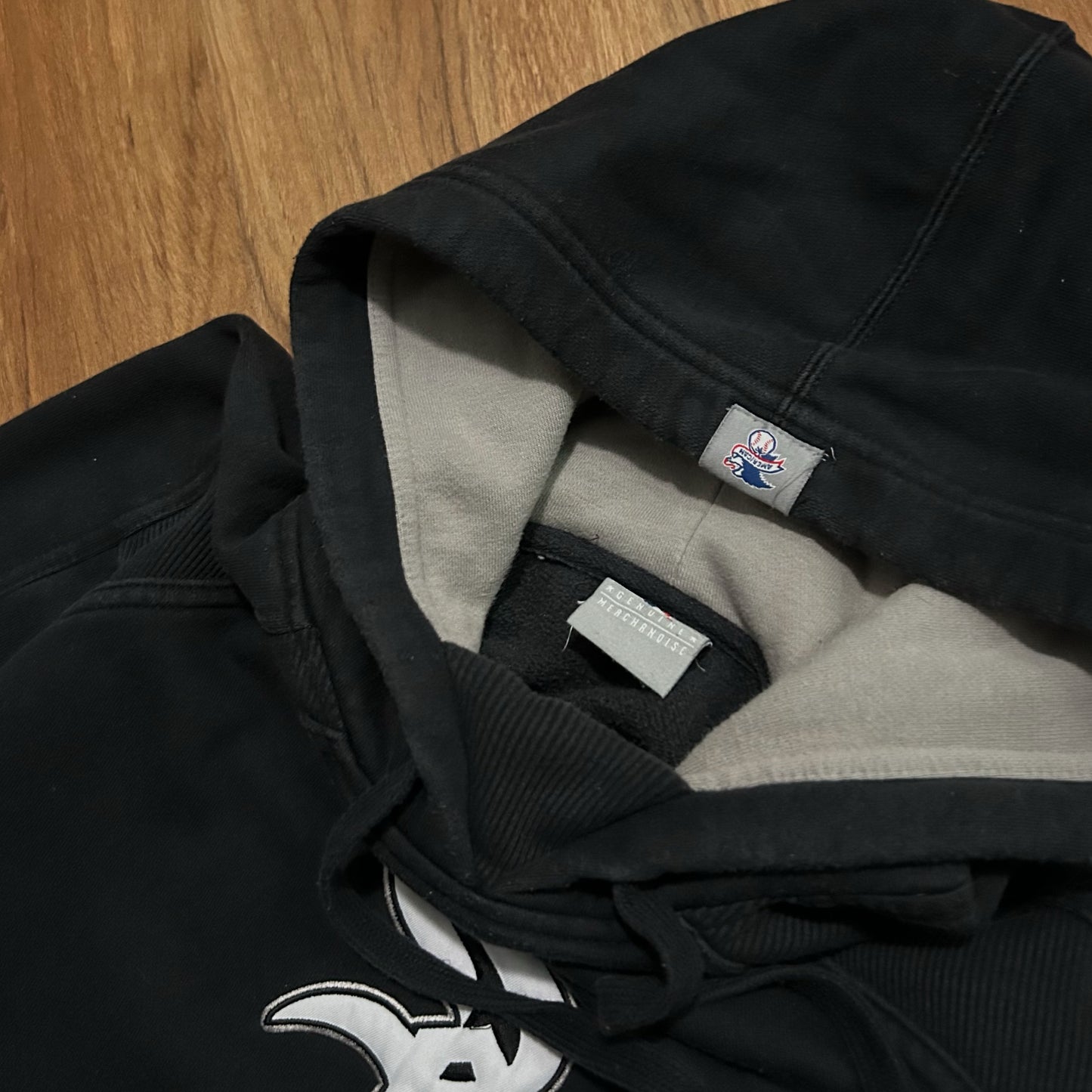 (L) Vintage Retro MLB Chicago White Sox Black Pullover Hoodie