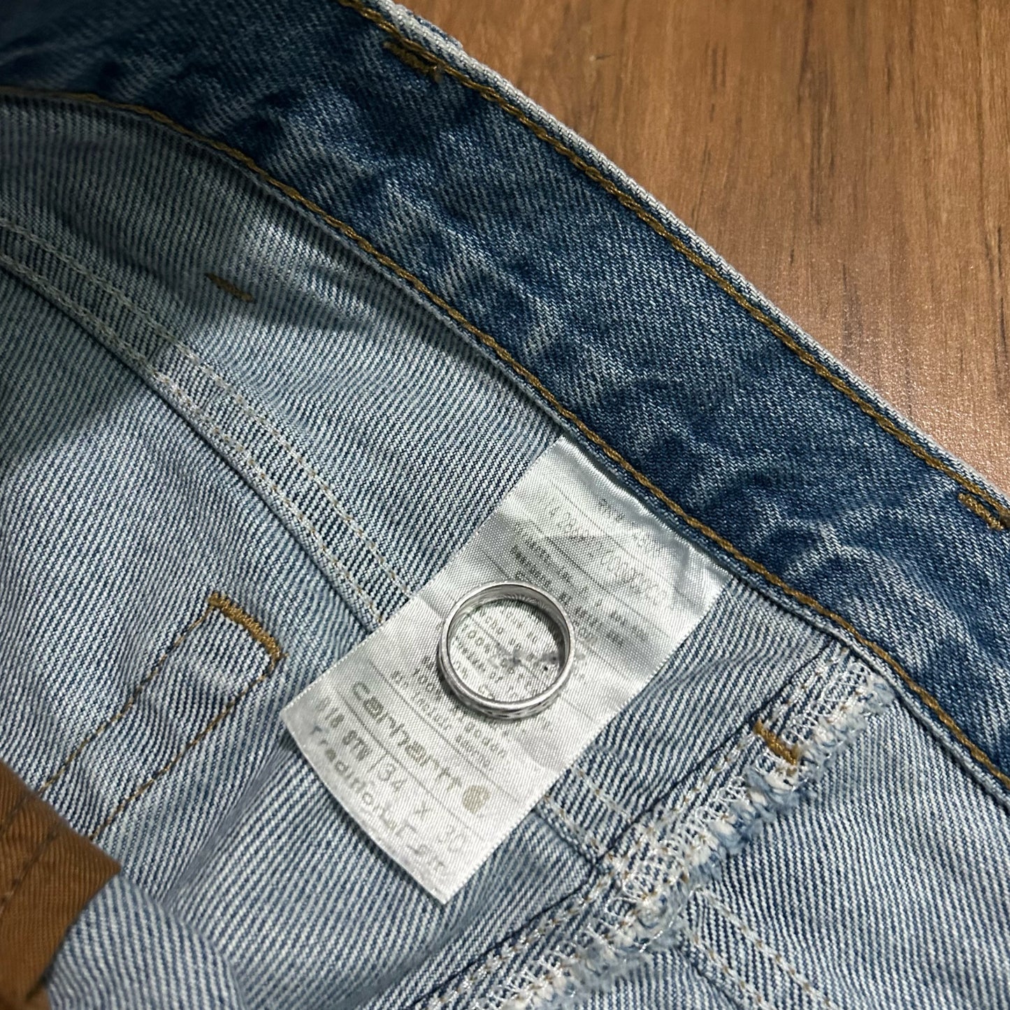 (34) Carhartt Traditional Fit Tapered Denim Jeans
