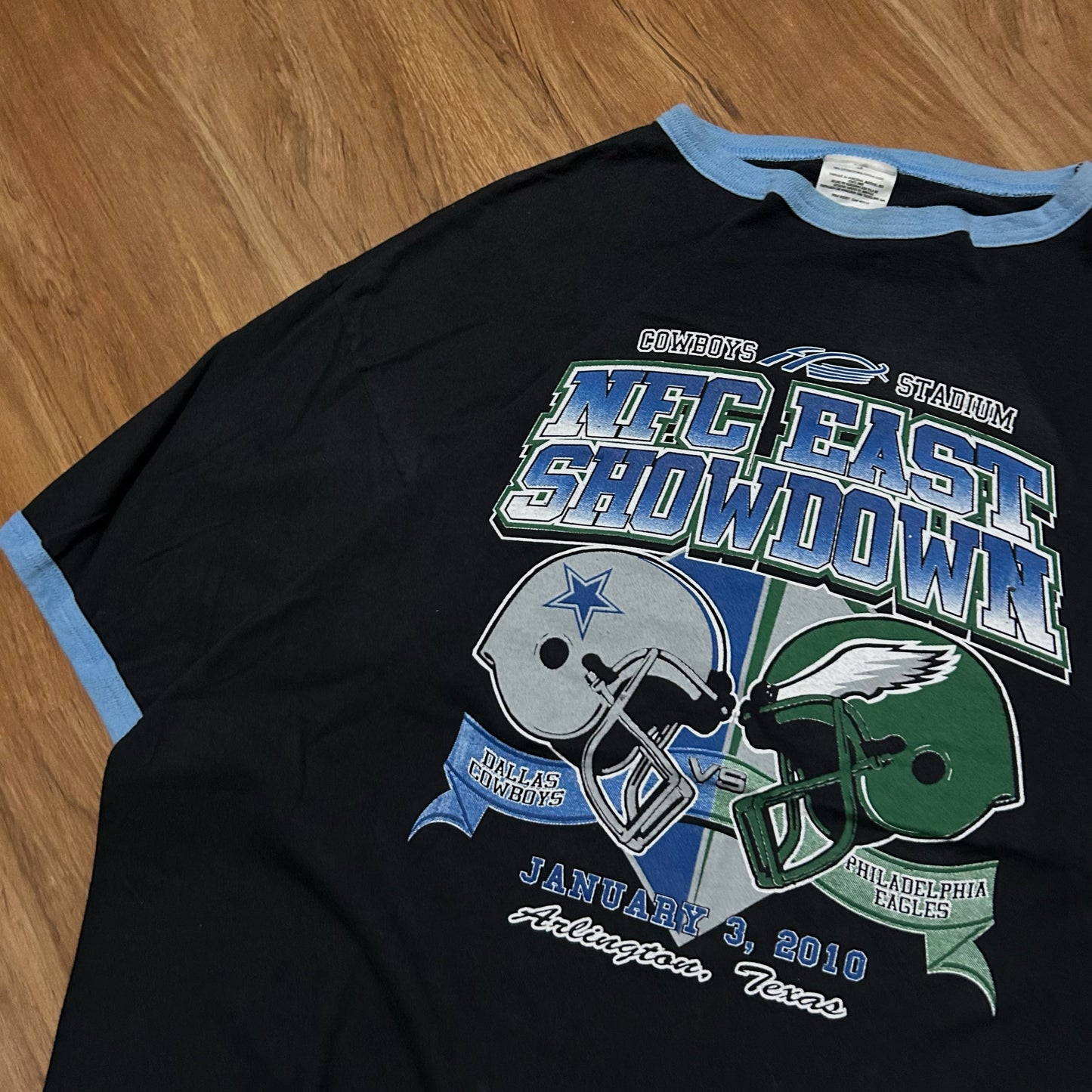 (XL) Vintage 2010 NFC East Showdown Dallas Cowboys vs Philadelphia Eagles Ringer Black T-Shirt