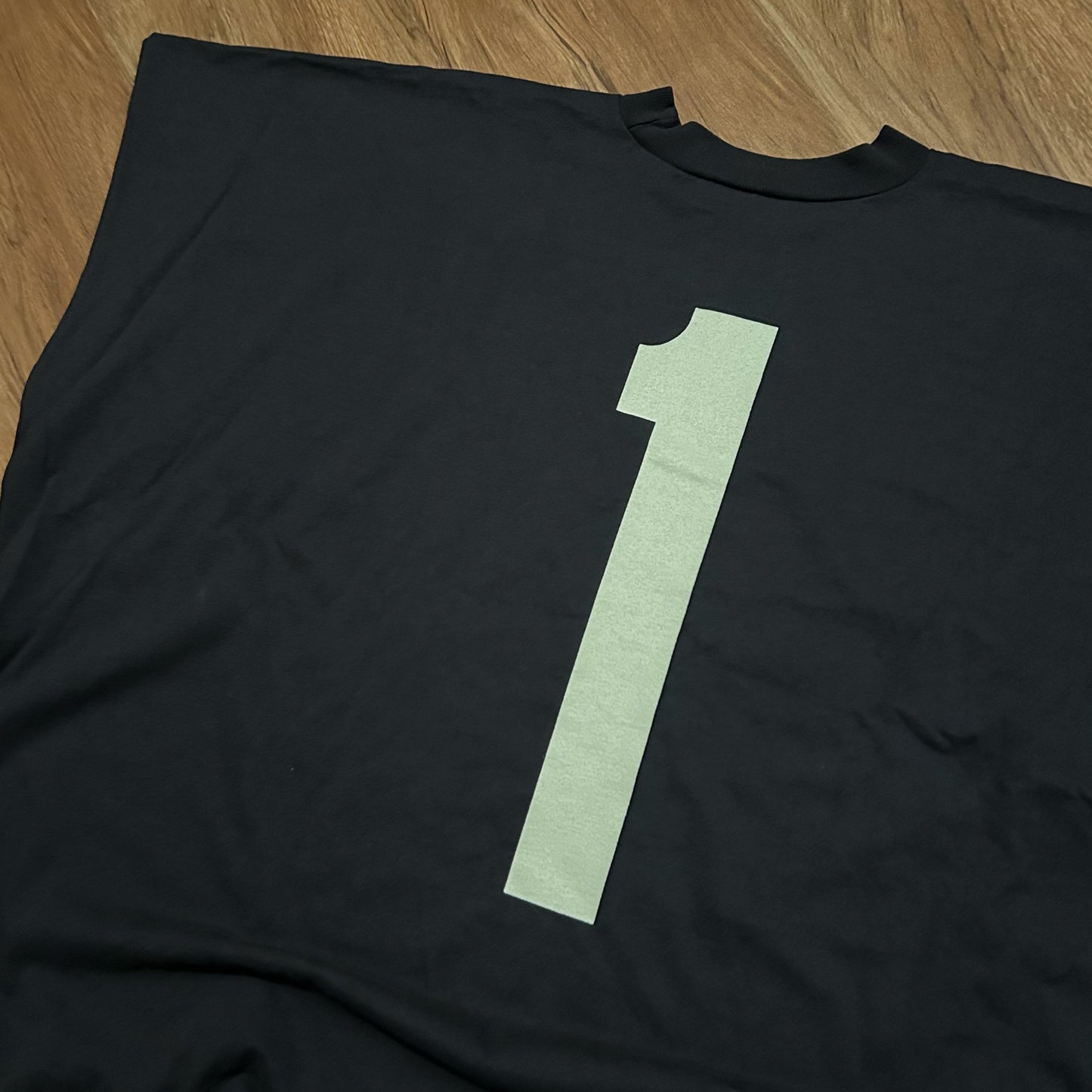 (Size 3) Kanye West Yeezy Vultures One Box 1 Black T-Shirt