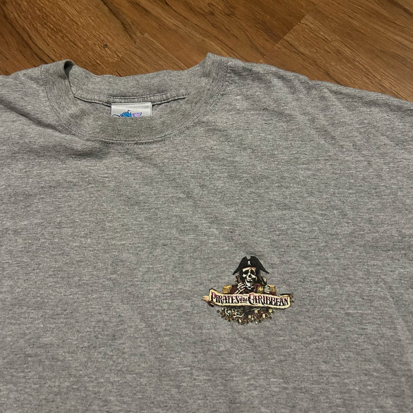 (XXL) Disneyland Pirates of the Caribbean Grey Graphic T-Shirt