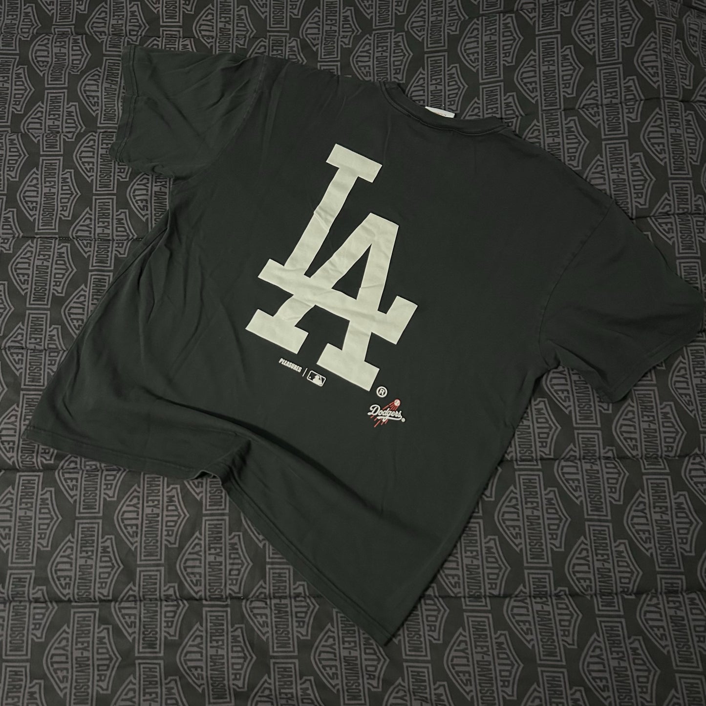 (L) Pleasures X MLB Los Angeles Dodgers Ballpark Black T-Shirt