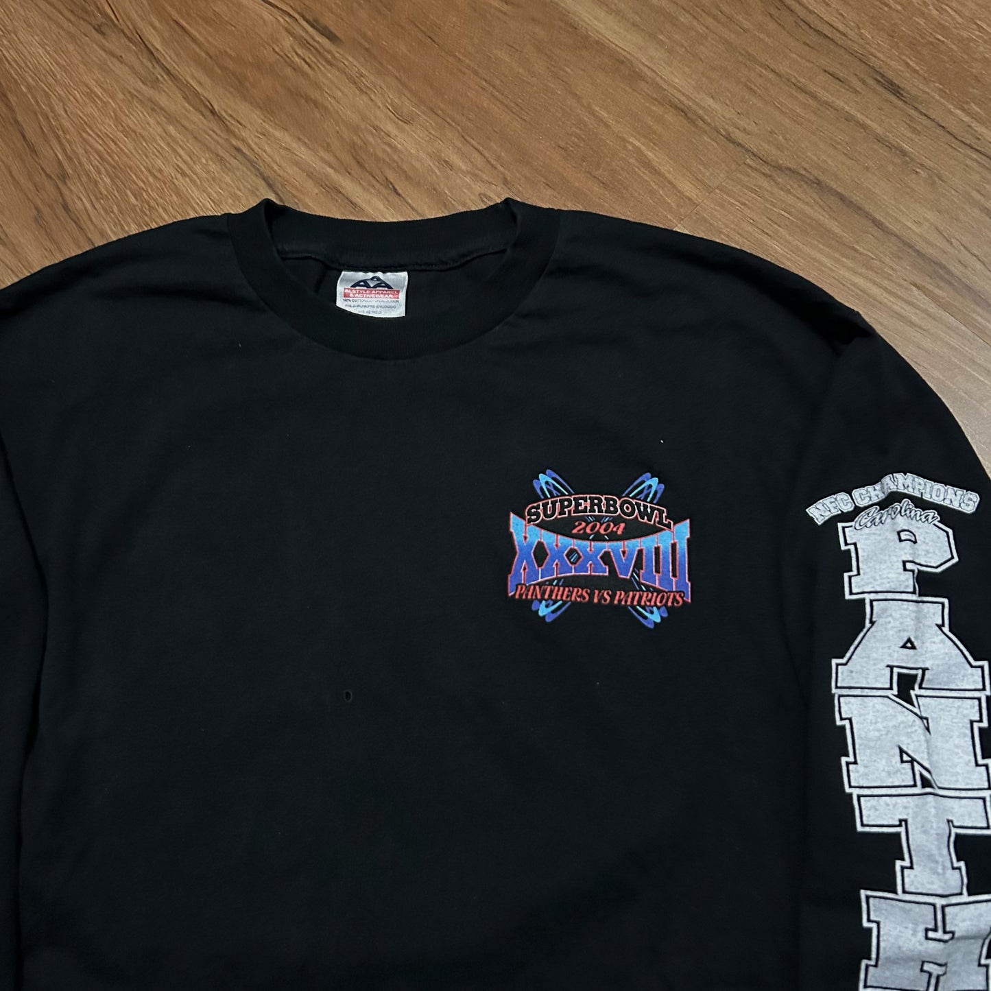 (L) 2004 Super Bowl Patriots Vs Panthers Graphic Black Longsleeve T-Shirt