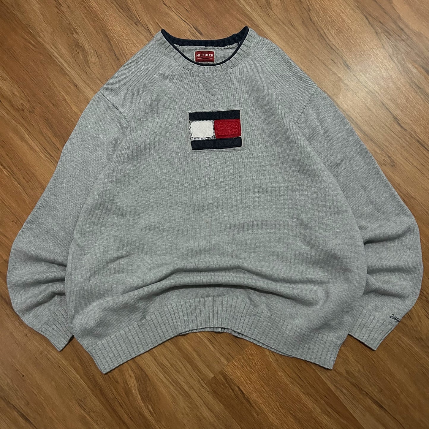 (XL) Vintage Y2K Tommy Hilfiger Middle Logo Grey Knitted Pullover Sweater