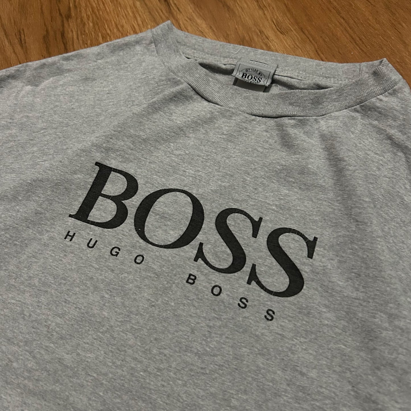 (M/L) Vintage Y2K Hugo Boss Logo Grey T-Shirt
