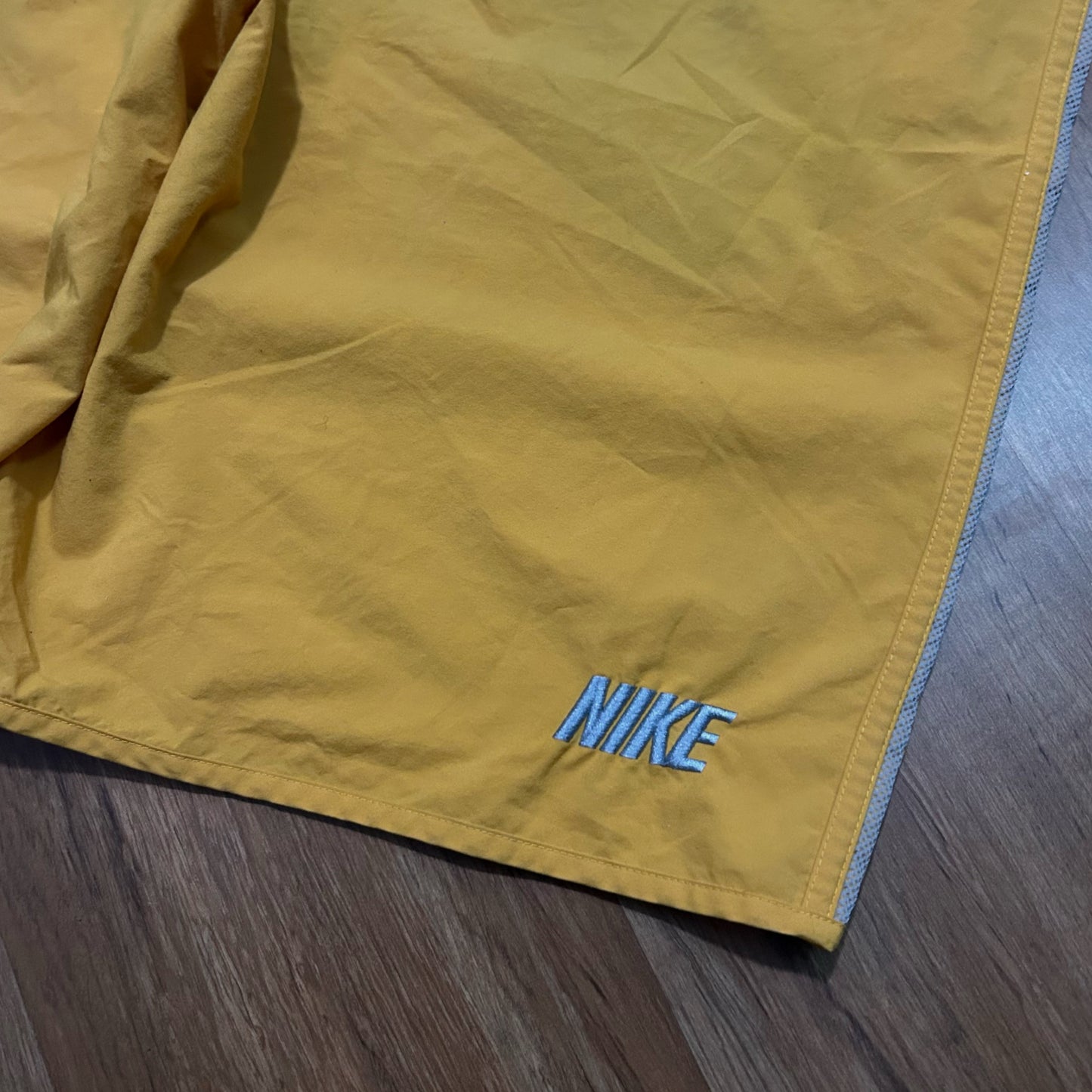 (XL) Vintage Y2K Nike Yellow Board Shorts