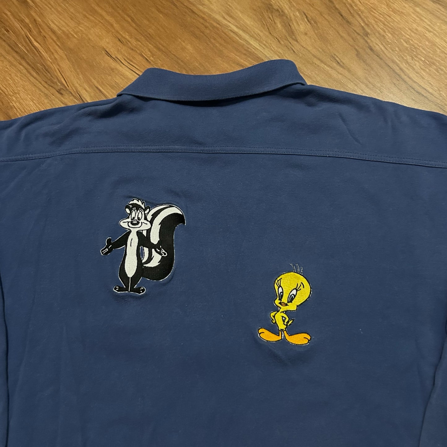 (M) Vintage 90s Warner Bros Looney Tunes Embroidered Blue Button-Up Shirt