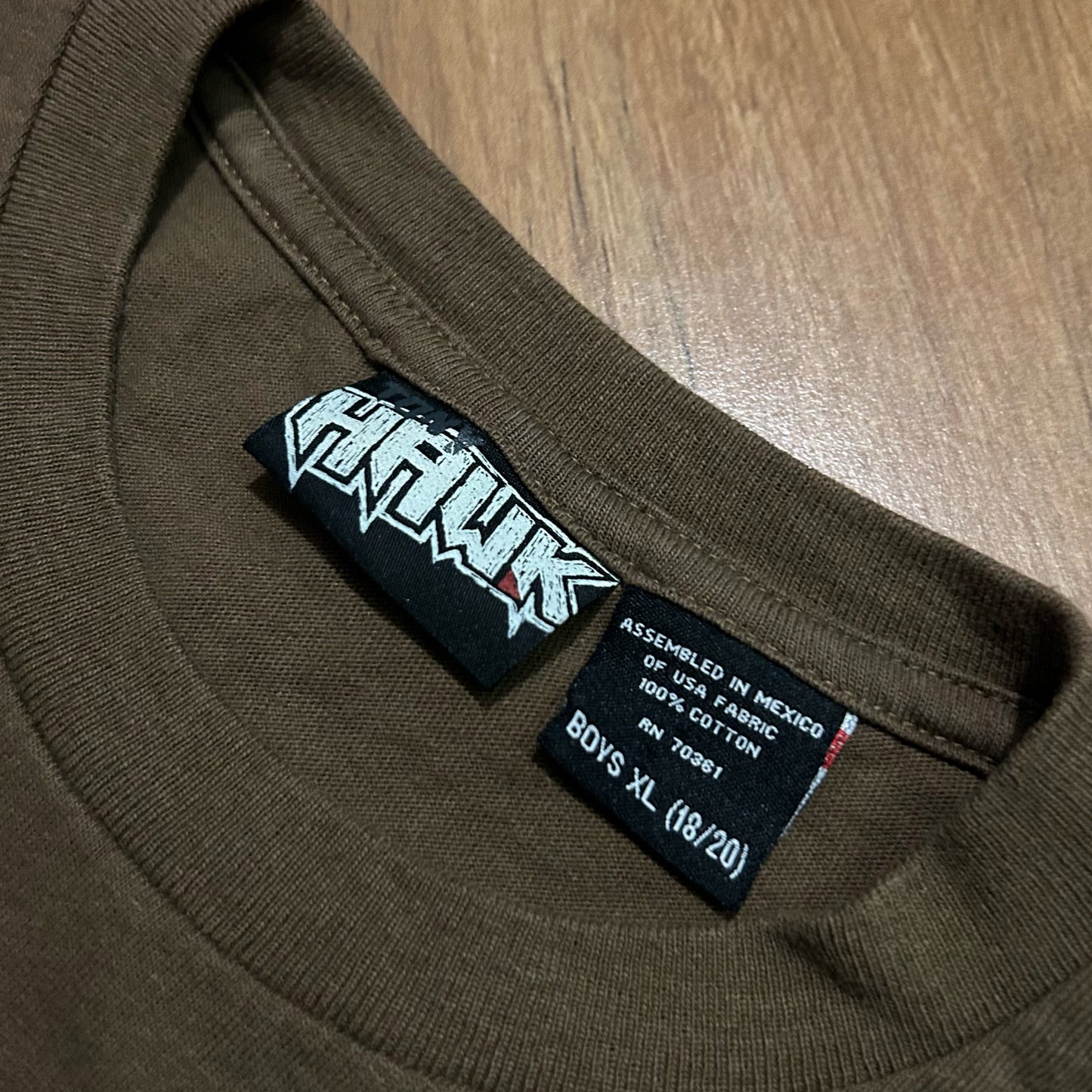 (Boys XL) Vintage Y2K Tony Hawk Camo Hawk Logo Grpahic T-Shirt
