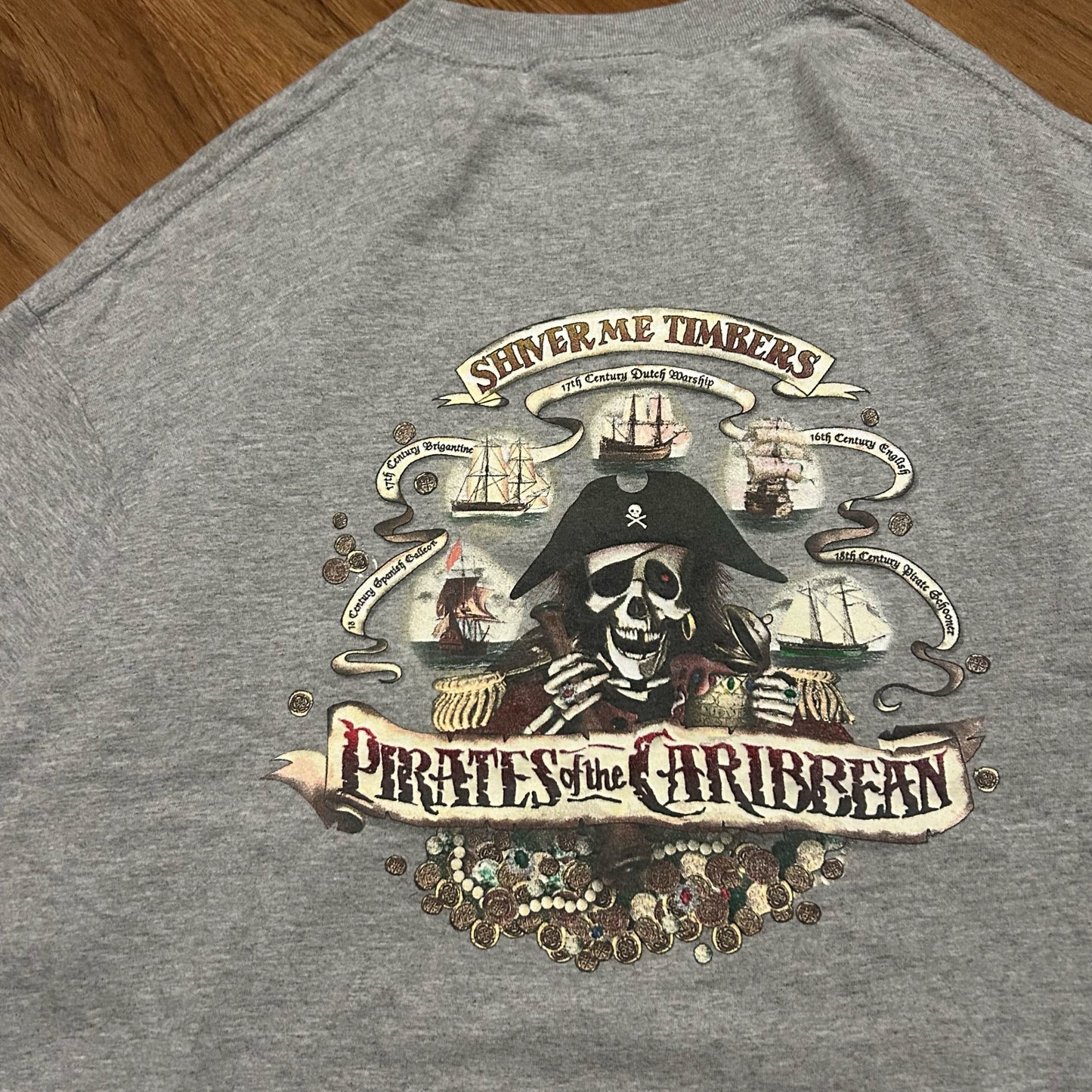(XXL) Disneyland Pirates of the Caribbean Grey Graphic T-Shirt